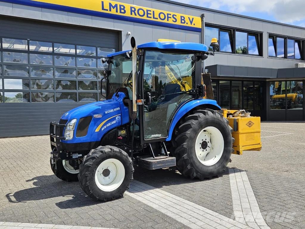 New Holland Boomer 3050 met Bos Maaiarm コンパクトトラクター