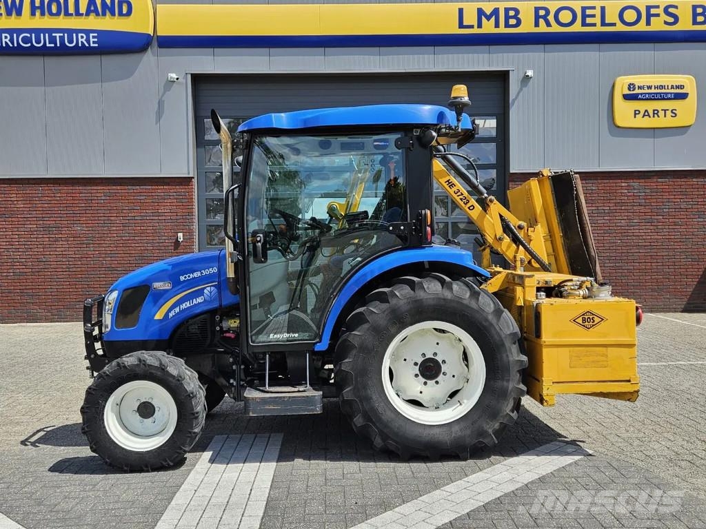New Holland Boomer 3050 met Bos Maaiarm コンパクトトラクター