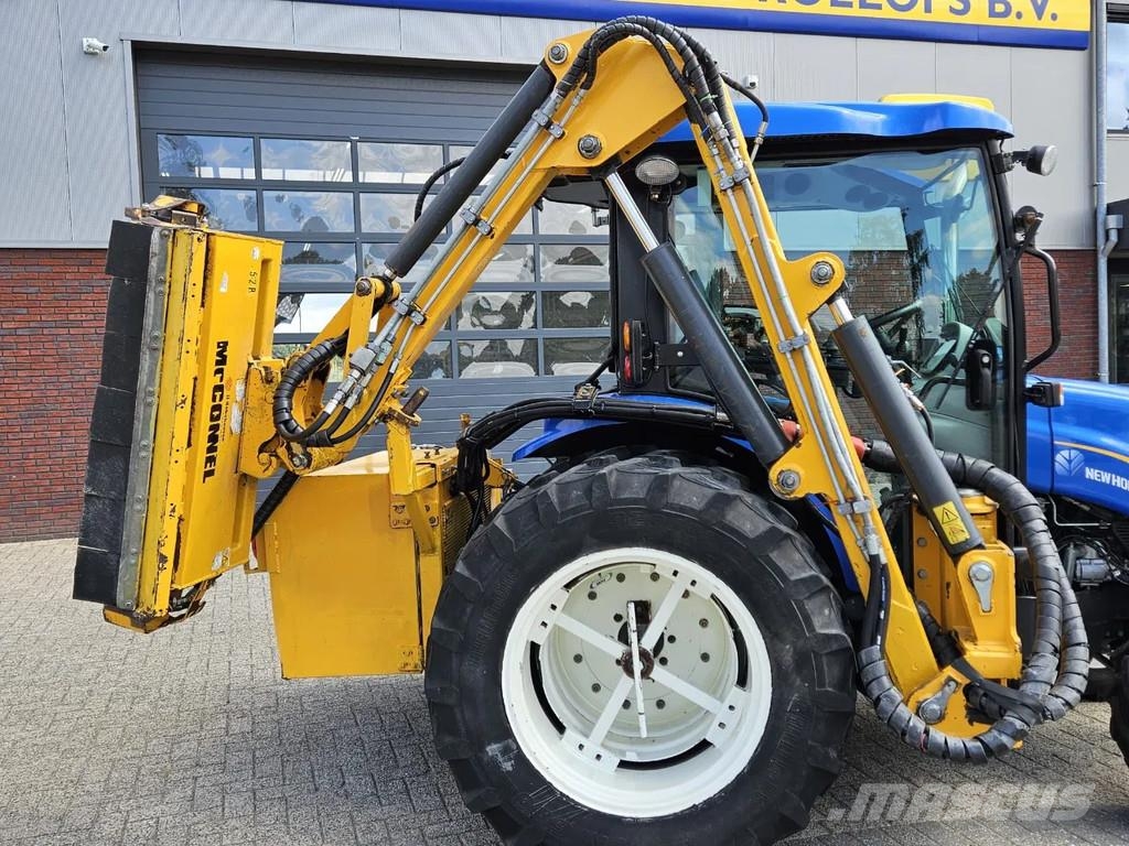 New Holland Boomer 3050 met Bos Maaiarm コンパクトトラクター