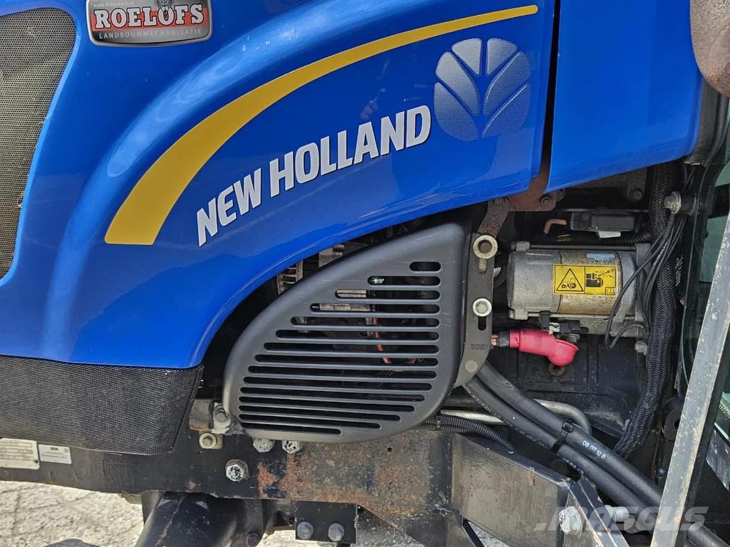 New Holland Boomer 3050 met Bos Maaiarm コンパクトトラクター