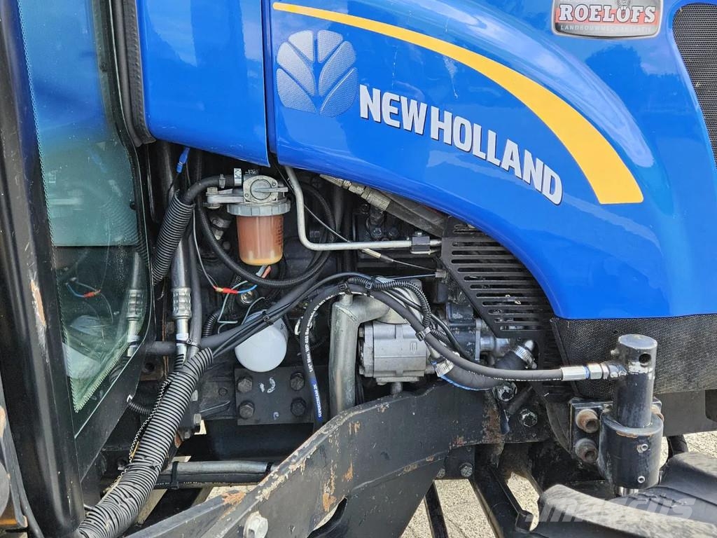 New Holland Boomer 3050 met Bos Maaiarm コンパクトトラクター