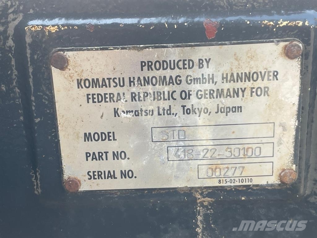 Komatsu WA200 - 418-22-30100 - Axle/Achse/As 轴