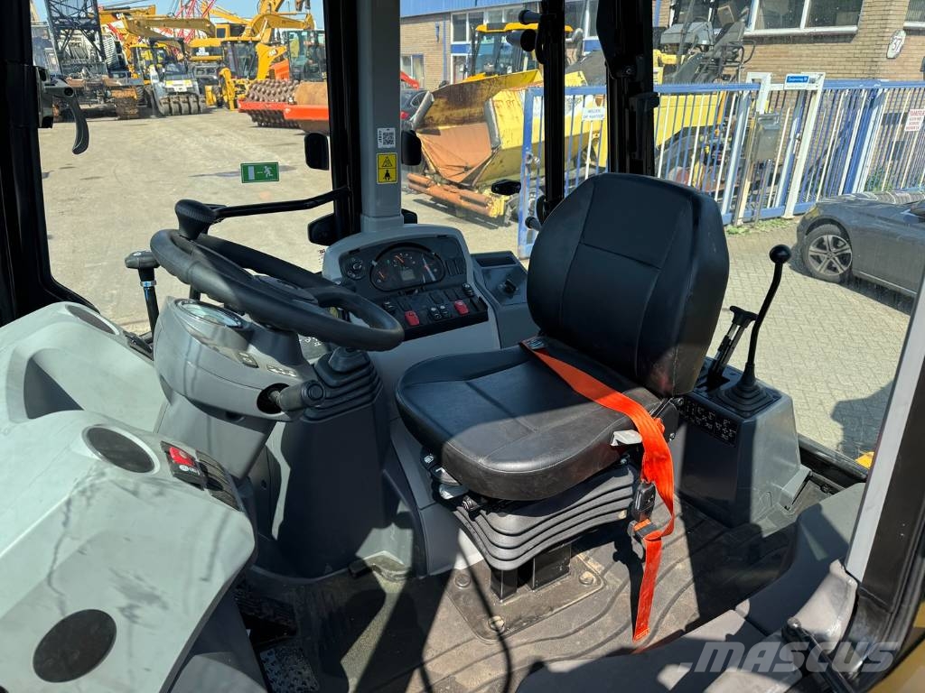 CAT 424 4x4 UNUSED NEW Rýpadlo-nakladače