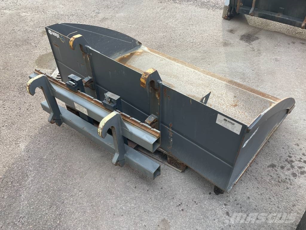 Schäffer Nordic 55 滑移装载机