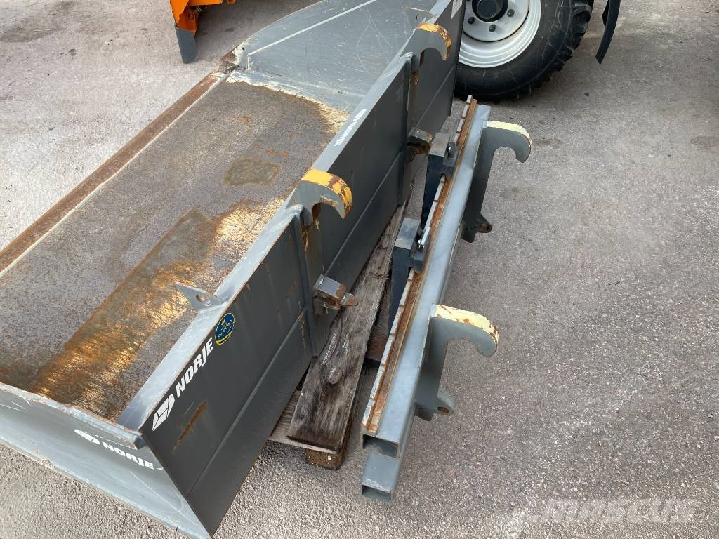 Schäffer Nordic 55 滑移装载机