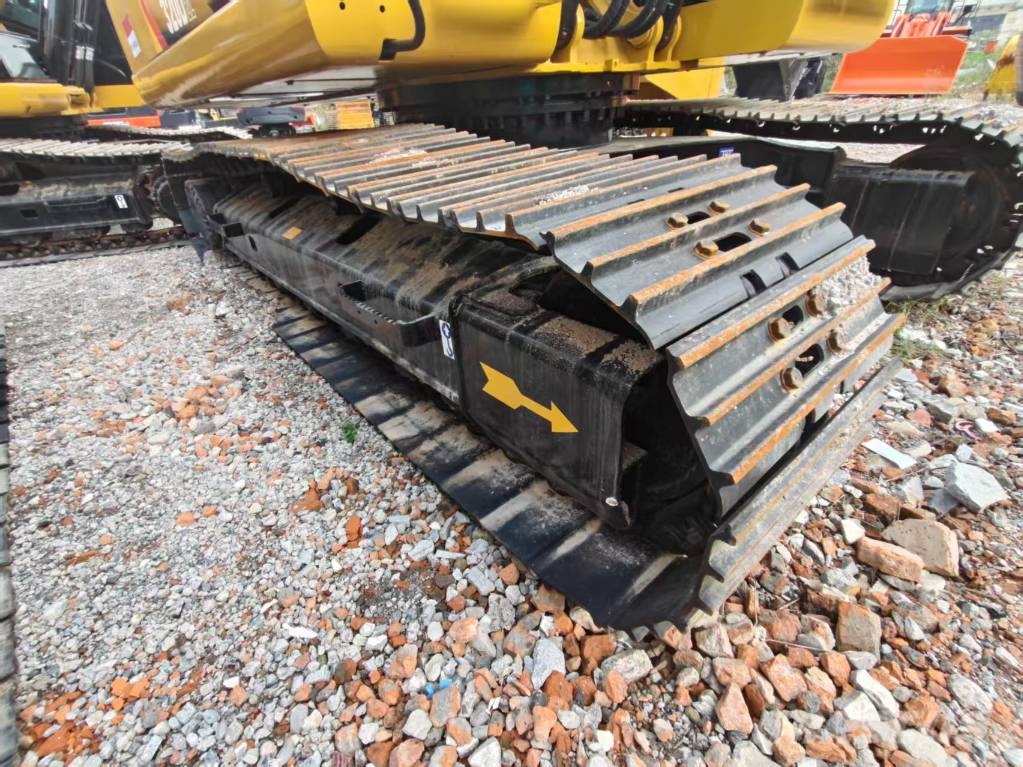 CAT 320D2L Bagri goseničarji