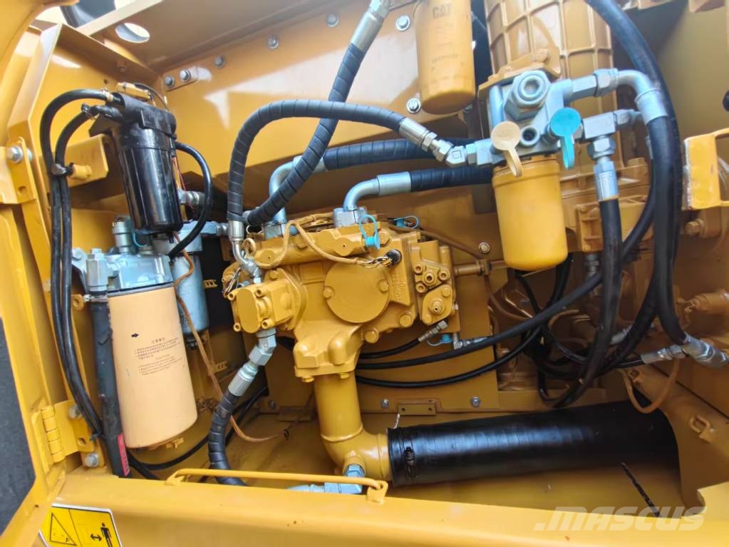 CAT 320D2L Bagri goseničarji