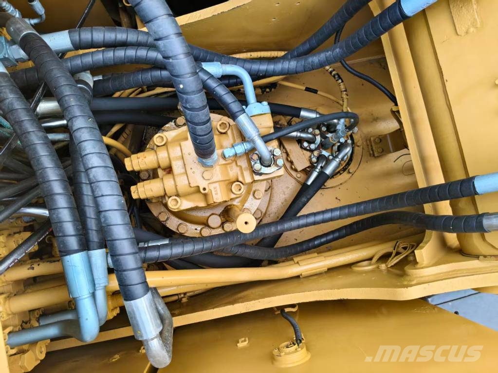 CAT 320D2L Bagri goseničarji