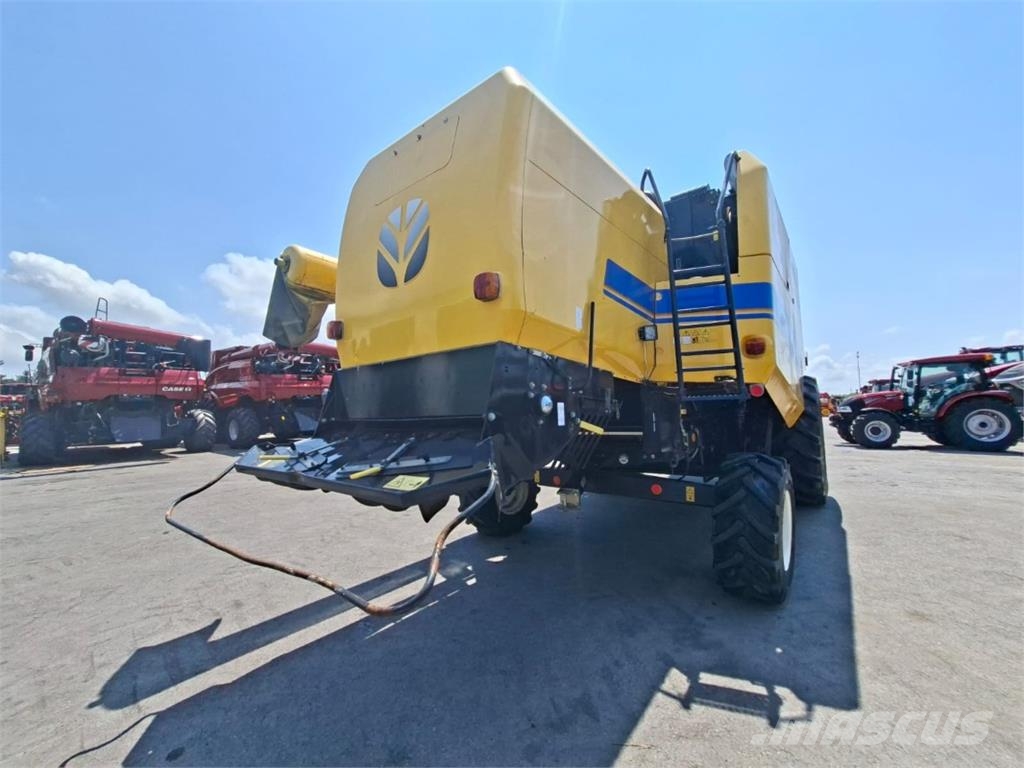 New Holland TC580 și Heder 5.4 m + cărucior حصادات