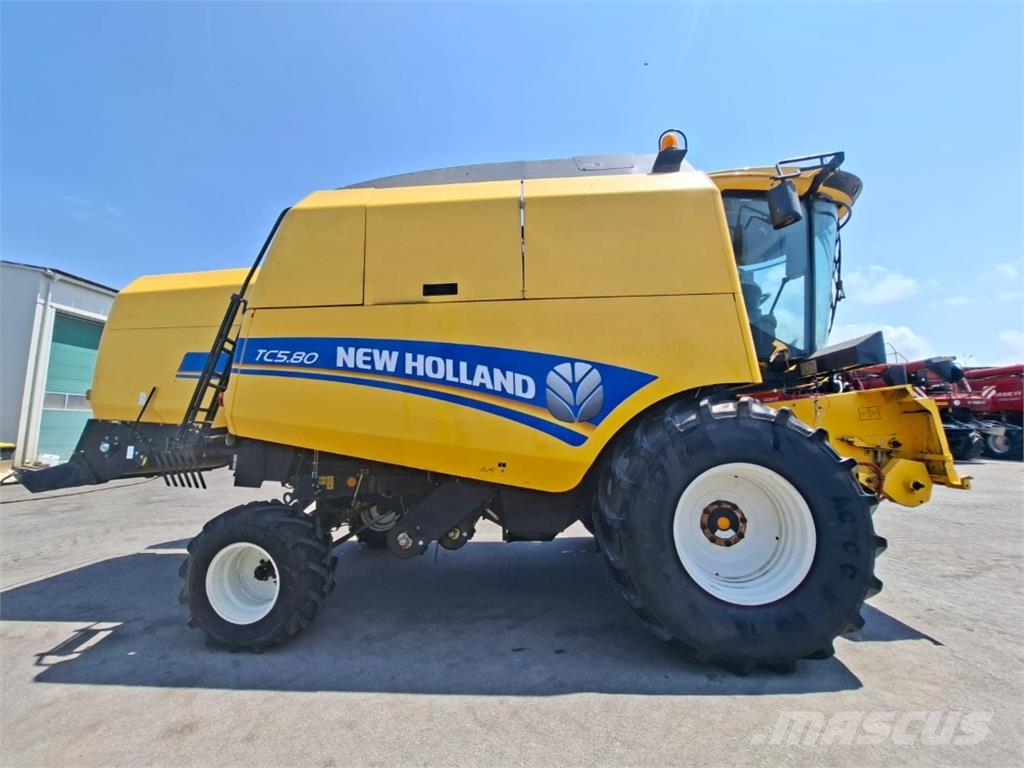 New Holland TC580 și Heder 5.4 m + cărucior حصادات