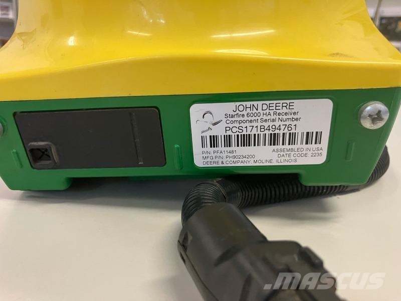 John Deere 6155R Traktori