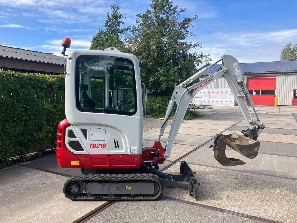 Takeuchi TB 216 midigraver | 3080 uur | verstelbare rupsen Mini ekskavatori < 7 t