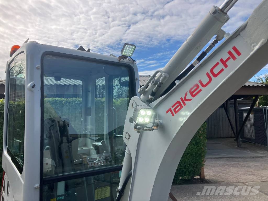 Takeuchi TB 216 midigraver | 3080 uur | verstelbare rupsen Mini ekskavatori < 7 t