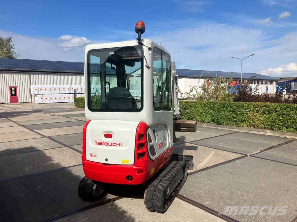 Takeuchi TB 216 minigraver | 3080 uur | verstelbare rupsen Mini pelle < 7t