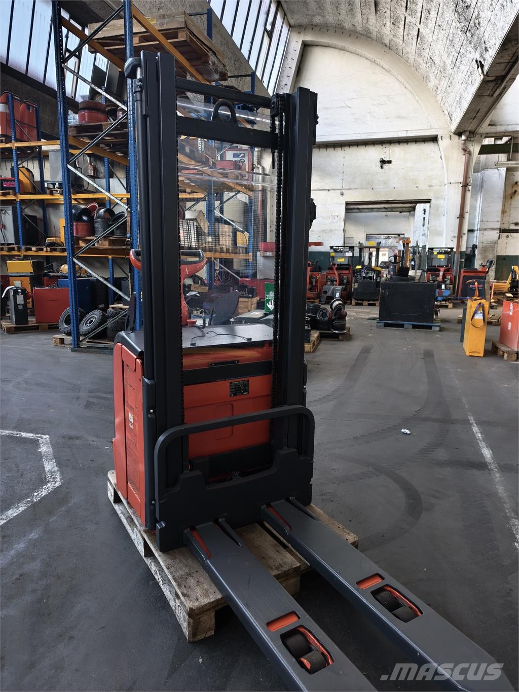 Linde L14 AP Samopogonski ročni viličarji