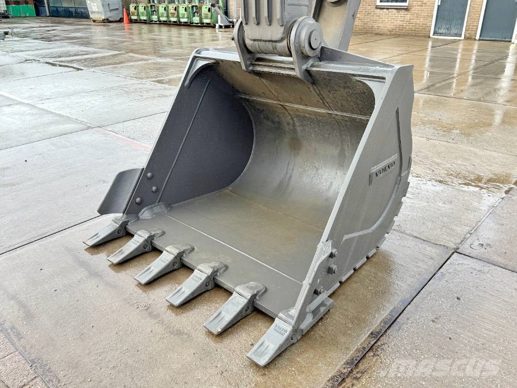 Volvo EC220D - New / Unused Crawler excavators