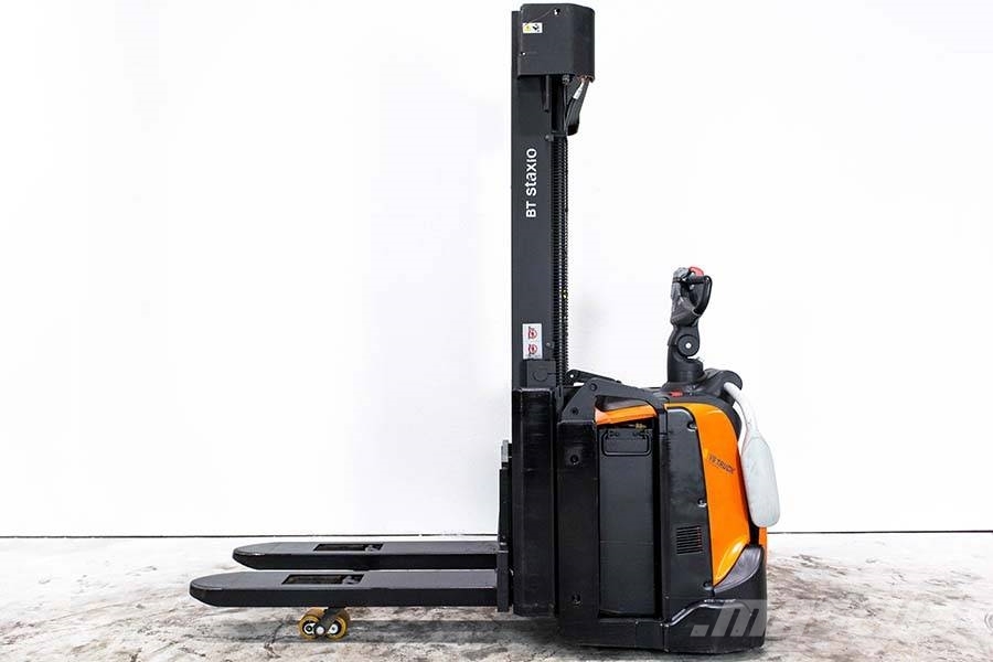 BT SPE140L, Ledstaplare m initiallyft & servostyrning Pedestrian stacker