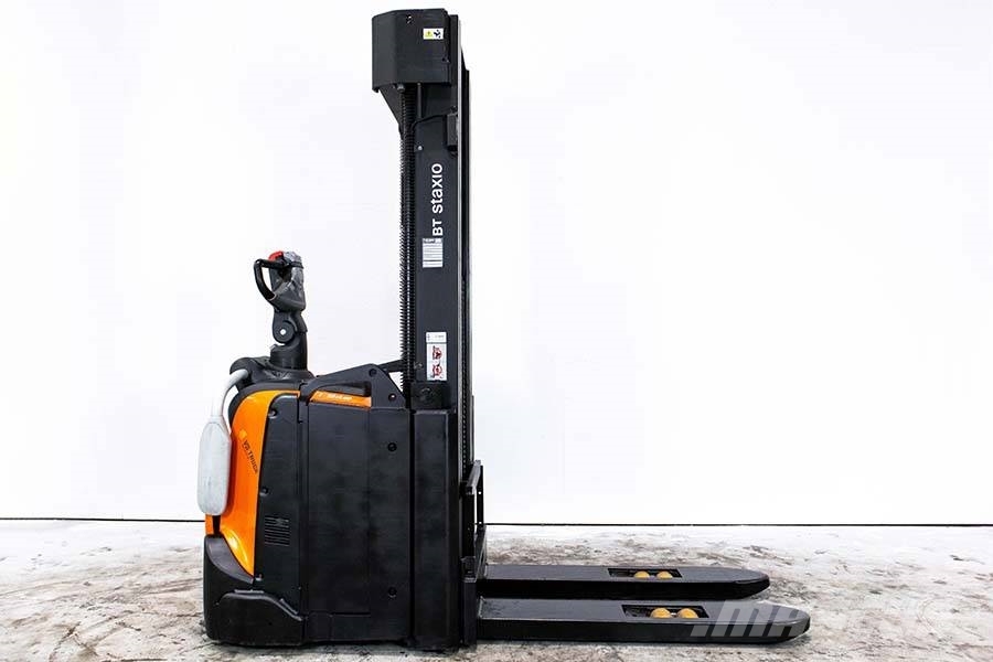 BT SPE140L, Ledstaplare m initiallyft & servostyrning Pedestrian stacker