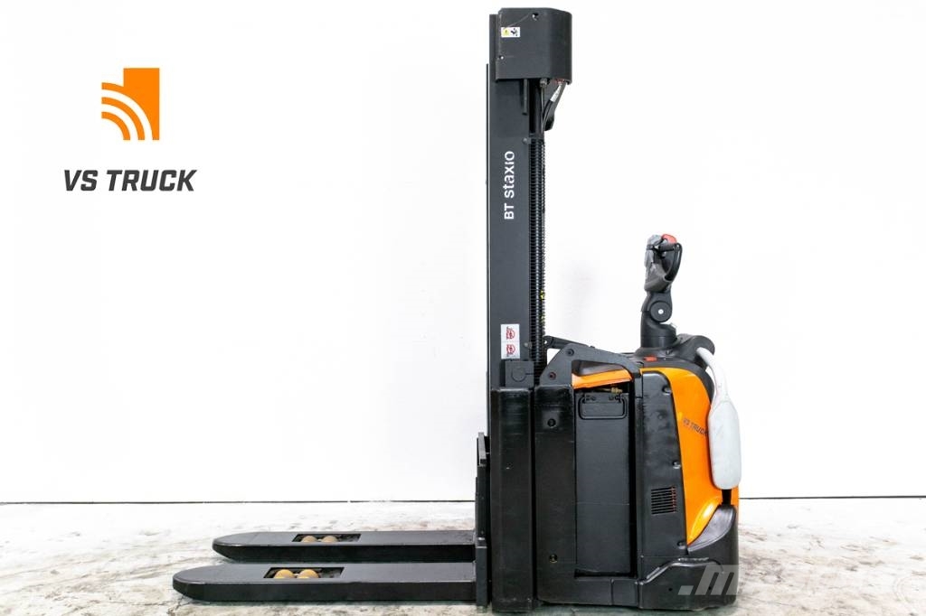 BT SPE140L, Ledstaplare m initiallyft & servostyrning Pedestrian stacker