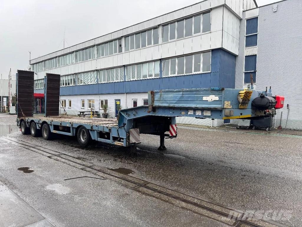 Faymonville TL4S - 2,8M EXTENDABLE + HYDRAULIC RAMPS 3 AXLE ST Low loader yari çekiciler