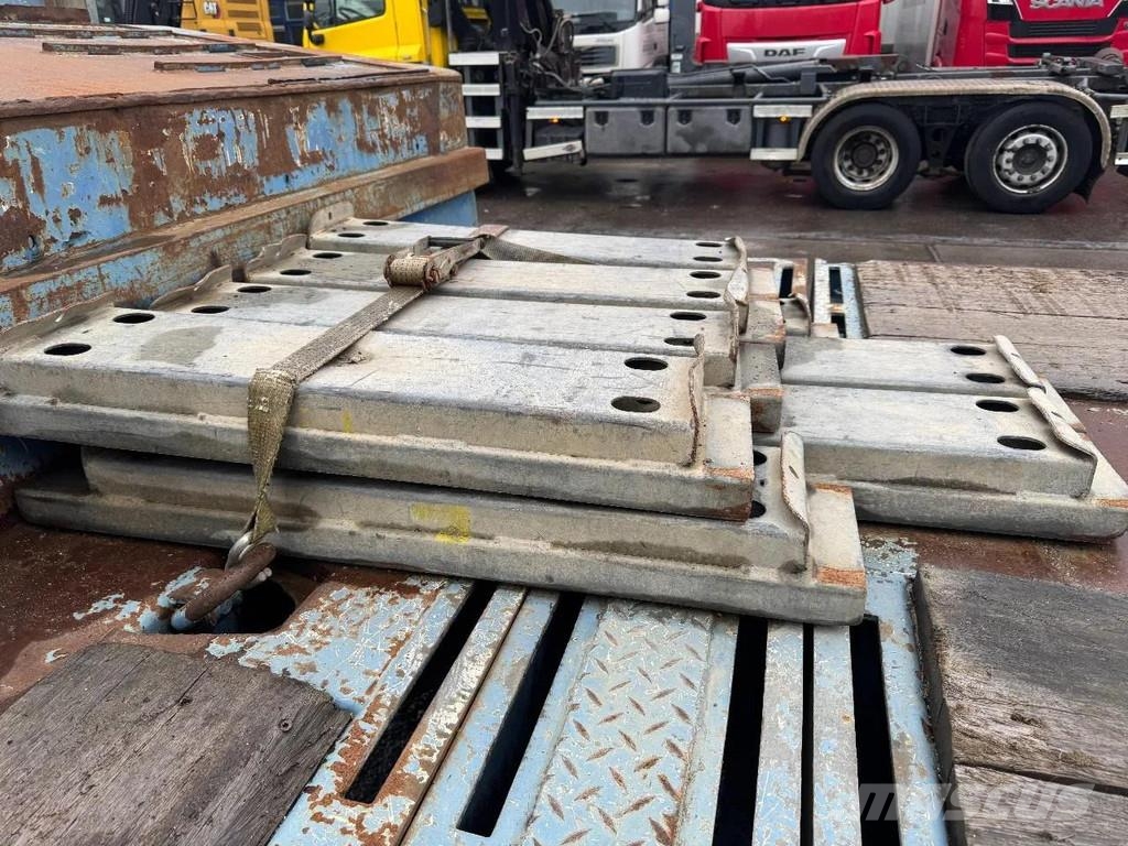 Faymonville TL4S - 2,8M EXTENDABLE + HYDRAULIC RAMPS 3 AXLE ST Low loader yari çekiciler