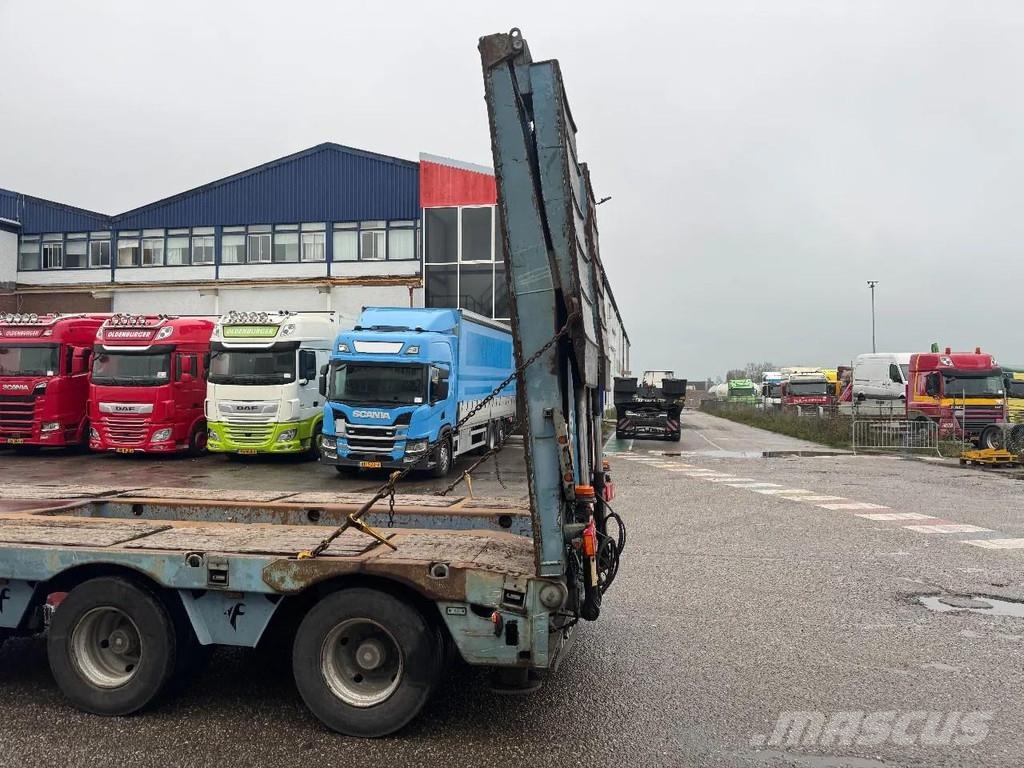 Faymonville TL4S - 2,8M EXTENDABLE + HYDRAULIC RAMPS 3 AXLE ST Low loader yari çekiciler