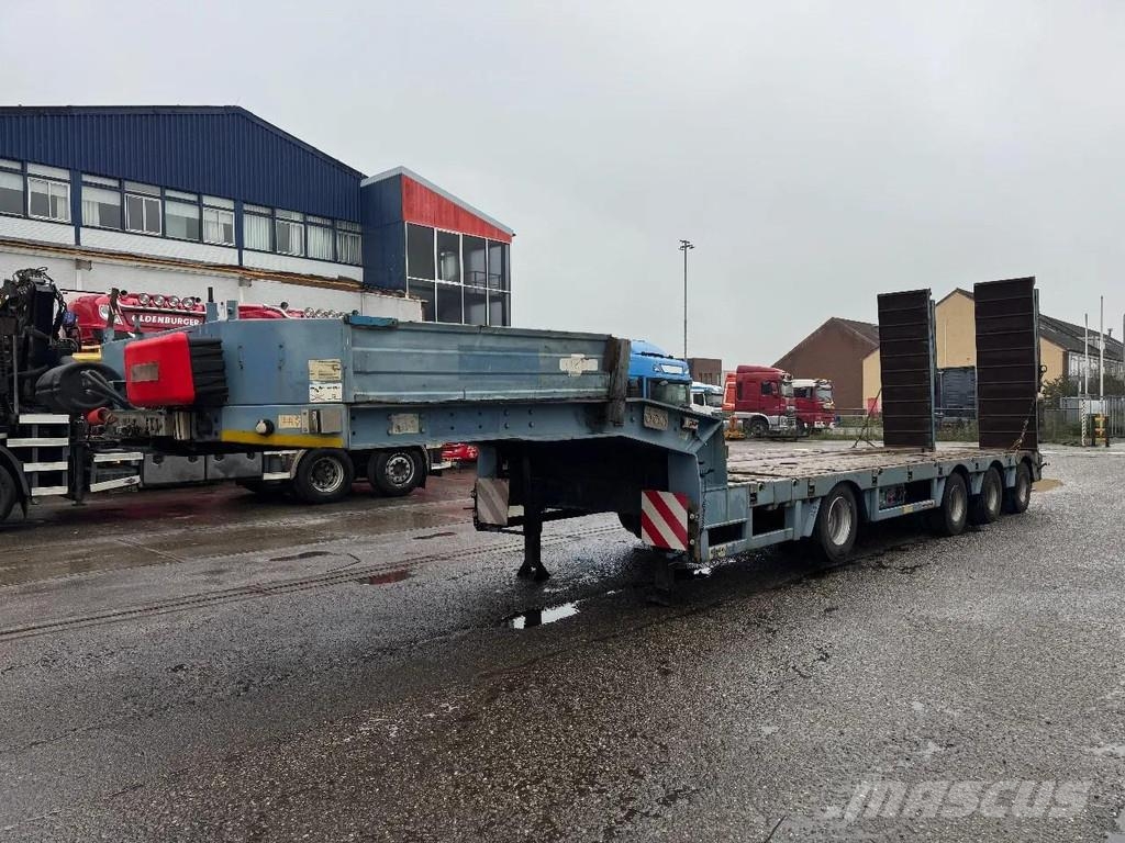 Faymonville TL4S - 2,8M EXTENDABLE + HYDRAULIC RAMPS 3 AXLE ST Low loader yari çekiciler
