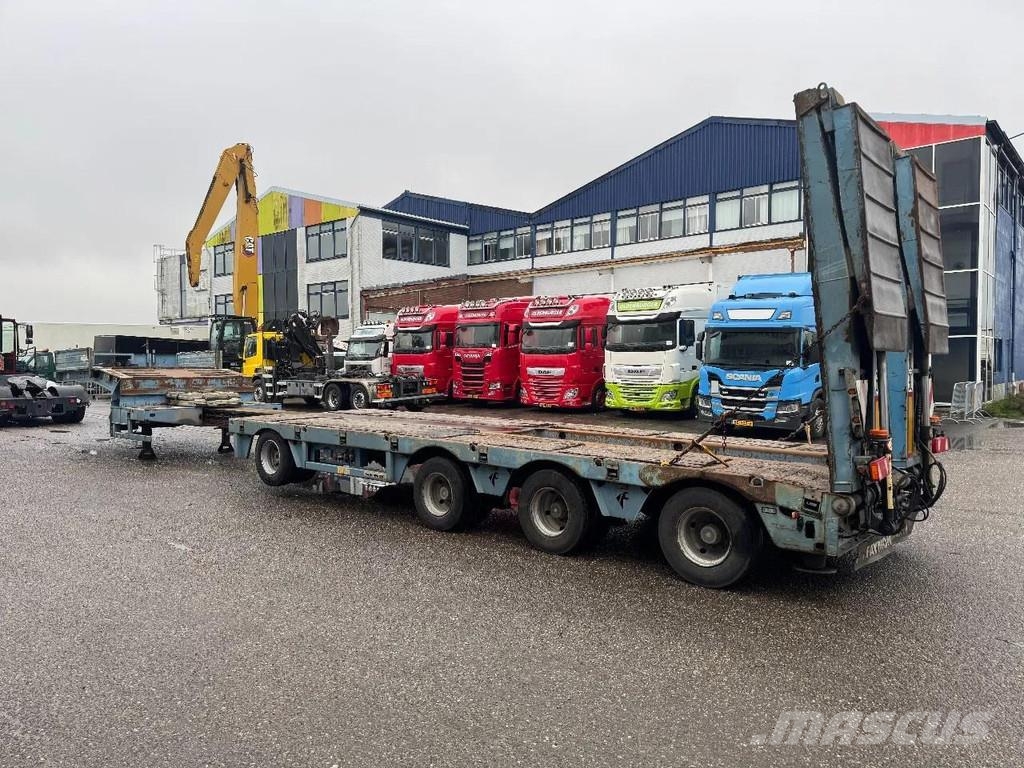 Faymonville TL4S - 2,8M EXTENDABLE + HYDRAULIC RAMPS 3 AXLE ST Low loader yari çekiciler