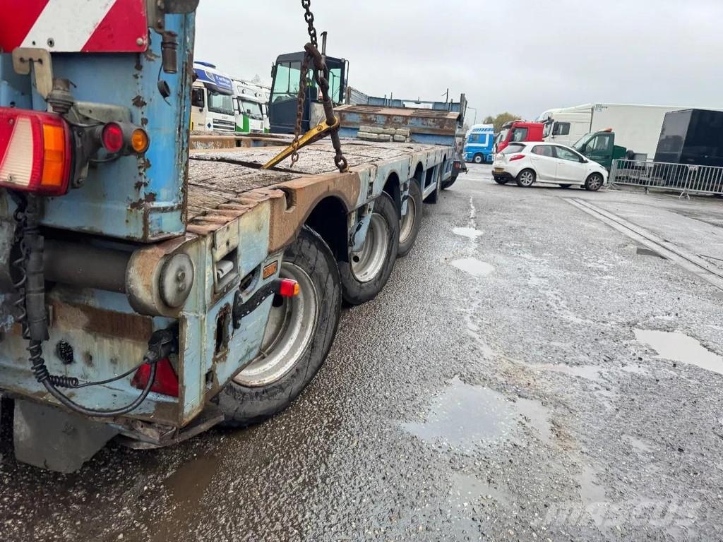 Faymonville TL4S - 2,8M EXTENDABLE + HYDRAULIC RAMPS 3 AXLE ST Low loader yari çekiciler