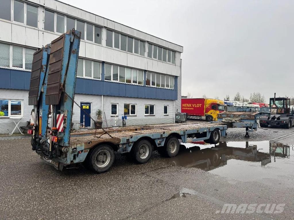Faymonville TL4S - 2,8M EXTENDABLE + HYDRAULIC RAMPS 3 AXLE ST Low loader yari çekiciler