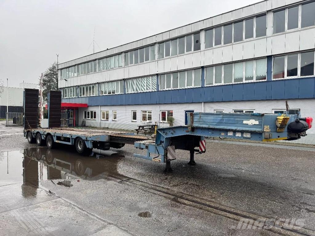 Faymonville TL4S - 2,8M EXTENDABLE + HYDRAULIC RAMPS 3 AXLE ST Low loader yari çekiciler