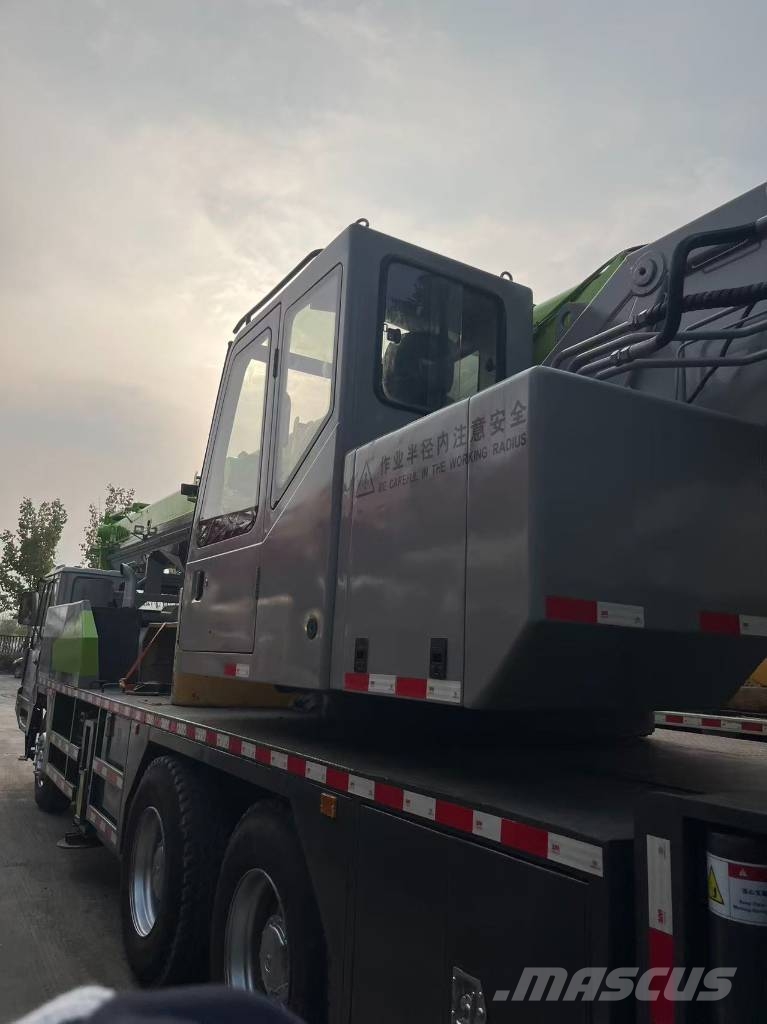 Zoomlion ZTC 251 V All-Terrain-Krane