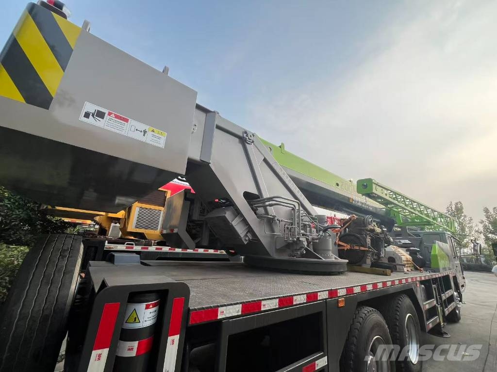 Zoomlion ZTC 251 V All-Terrain-Krane