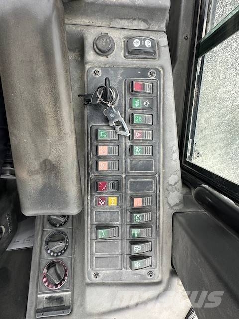 Liebherr L 507 Pyöräkuormaajat