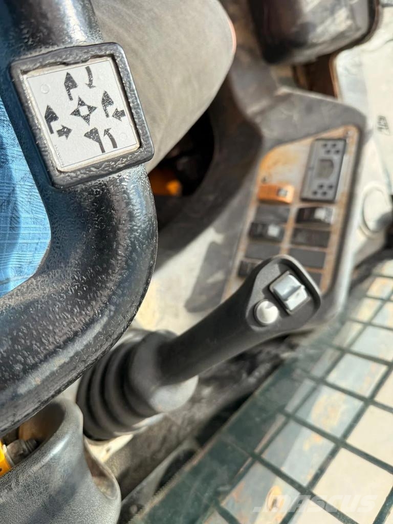 JCB 180T لوادر انزلاقية التوجيه