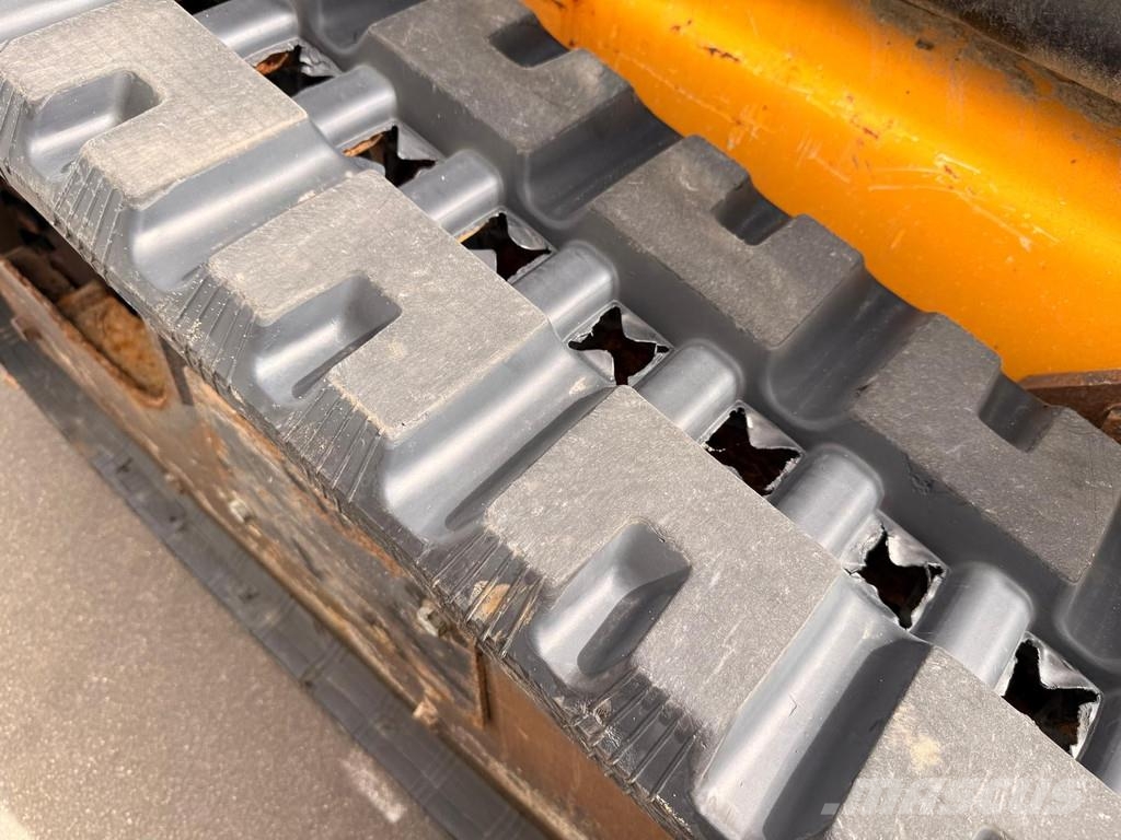 JCB 180T لوادر انزلاقية التوجيه