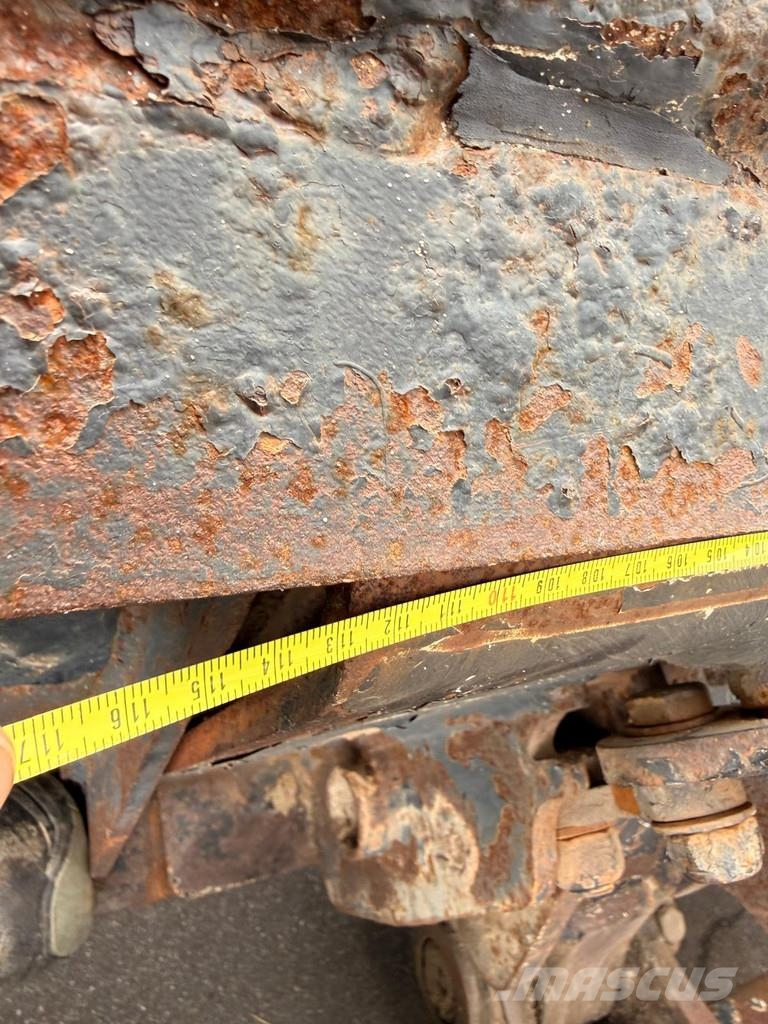 JCB 180T لوادر انزلاقية التوجيه