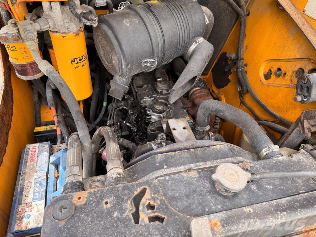 JCB 180T لوادر انزلاقية التوجيه