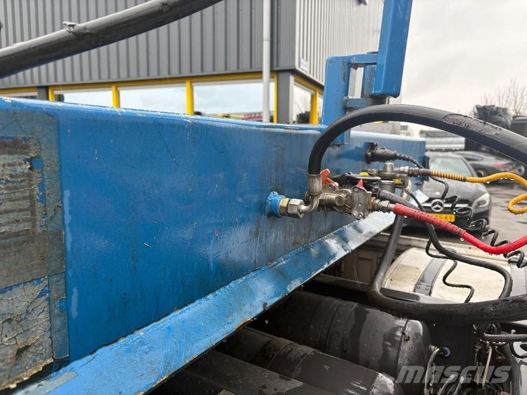 Serrus SILO tipper 90 degrees Cisternové návěsy