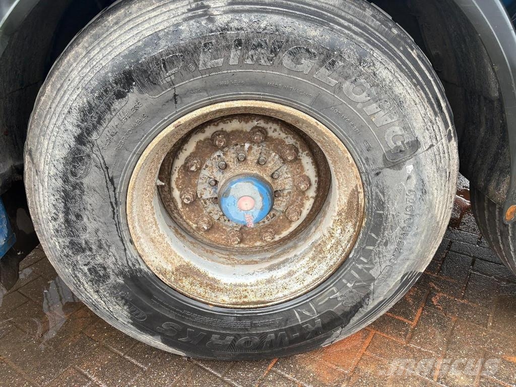 Serrus SILO tipper 90 degrees Cisternové návěsy