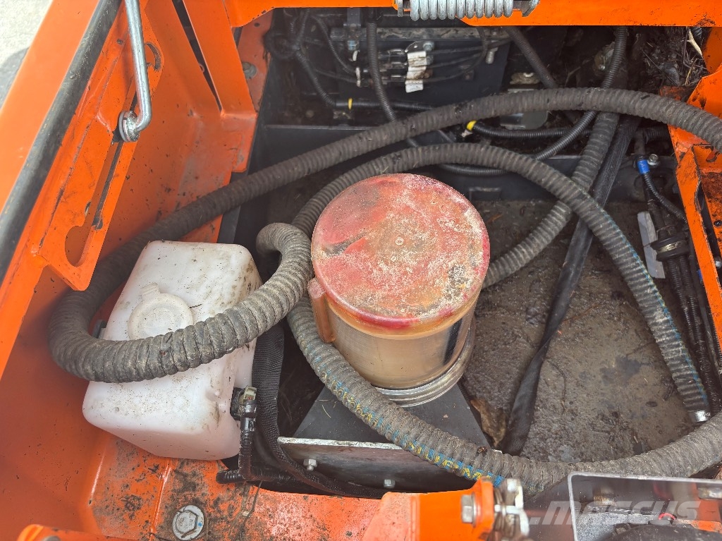 Doosan DX 160 LC / Kallistaja, 3 kauhaa, Uudet ketjut! Excavadoras sobre orugas