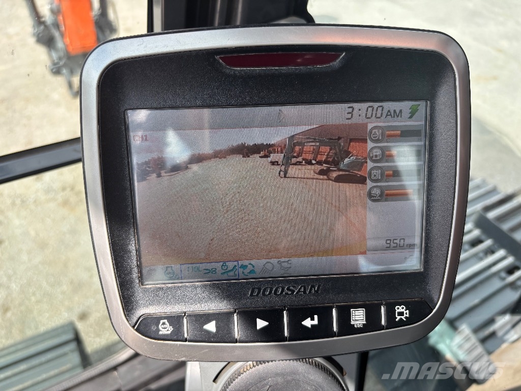 Doosan DX 160 LC / Kallistaja, 3 kauhaa, Uudet ketjut! Excavadoras sobre orugas