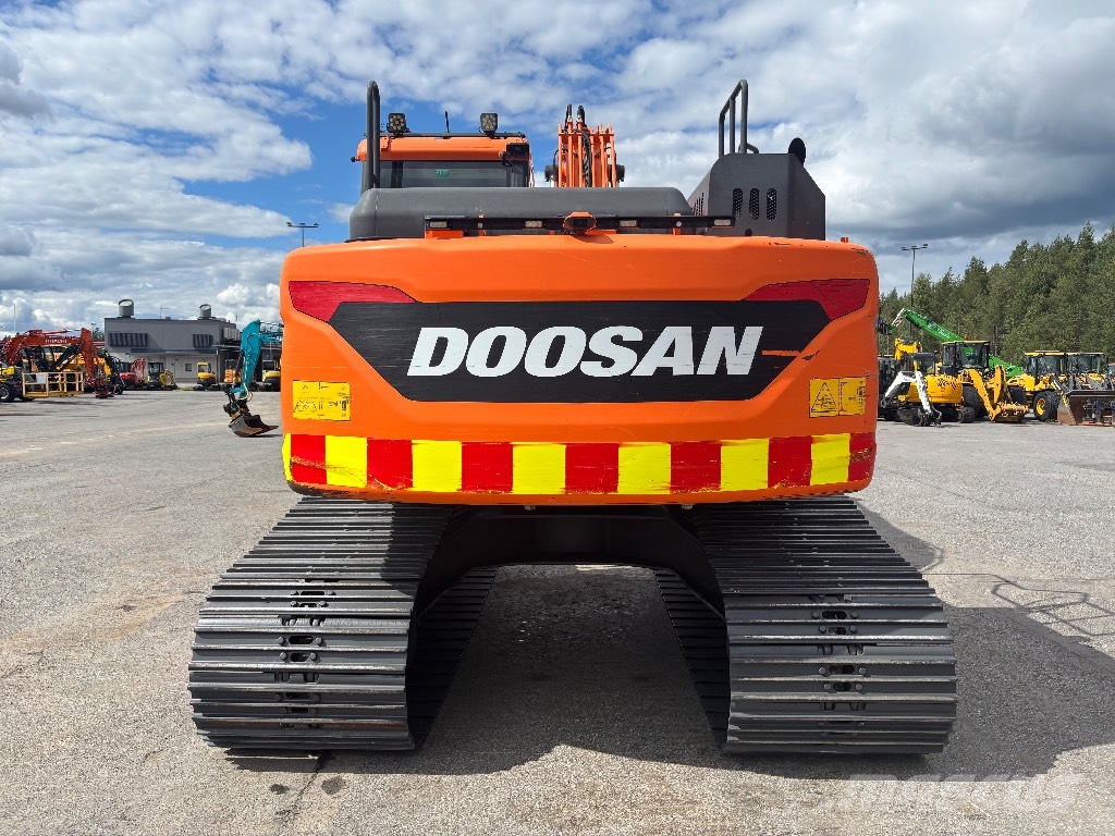 Doosan DX 160 LC / Kallistaja, 3 kauhaa, Uudet ketjut! Excavadoras sobre orugas