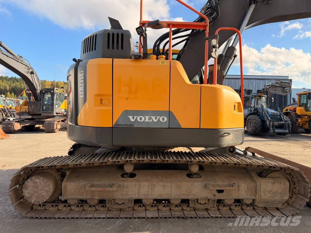 Volvo ECR 235 E Paletli ekskavatörler