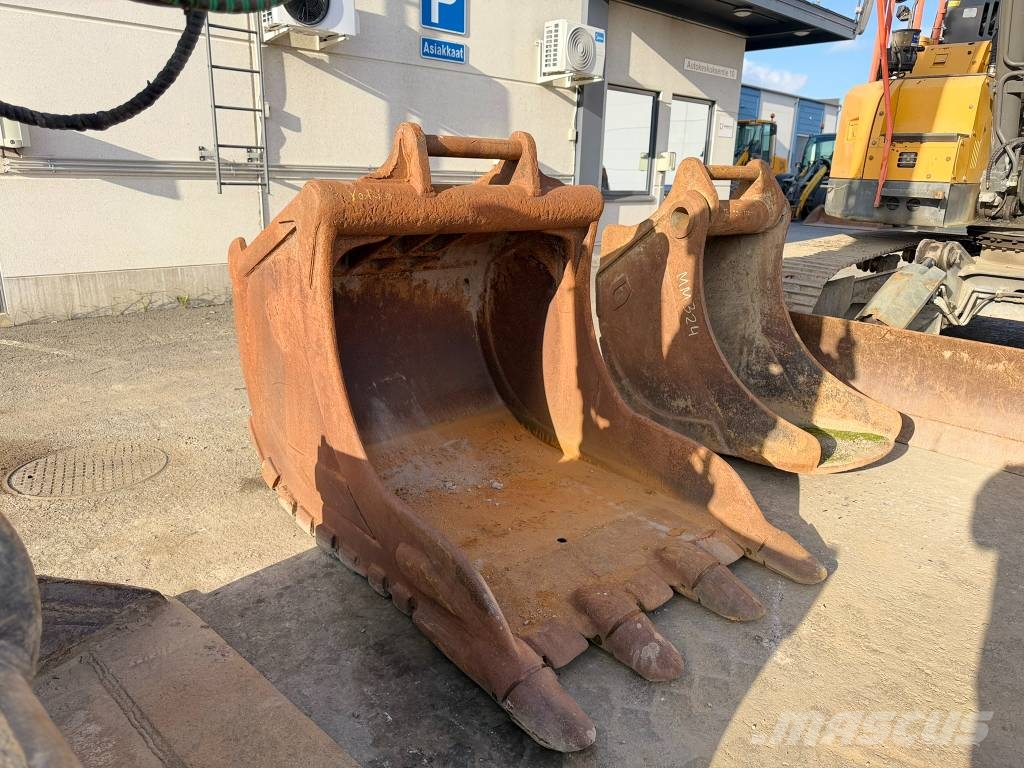 Volvo ECR 235 E Paletli ekskavatörler