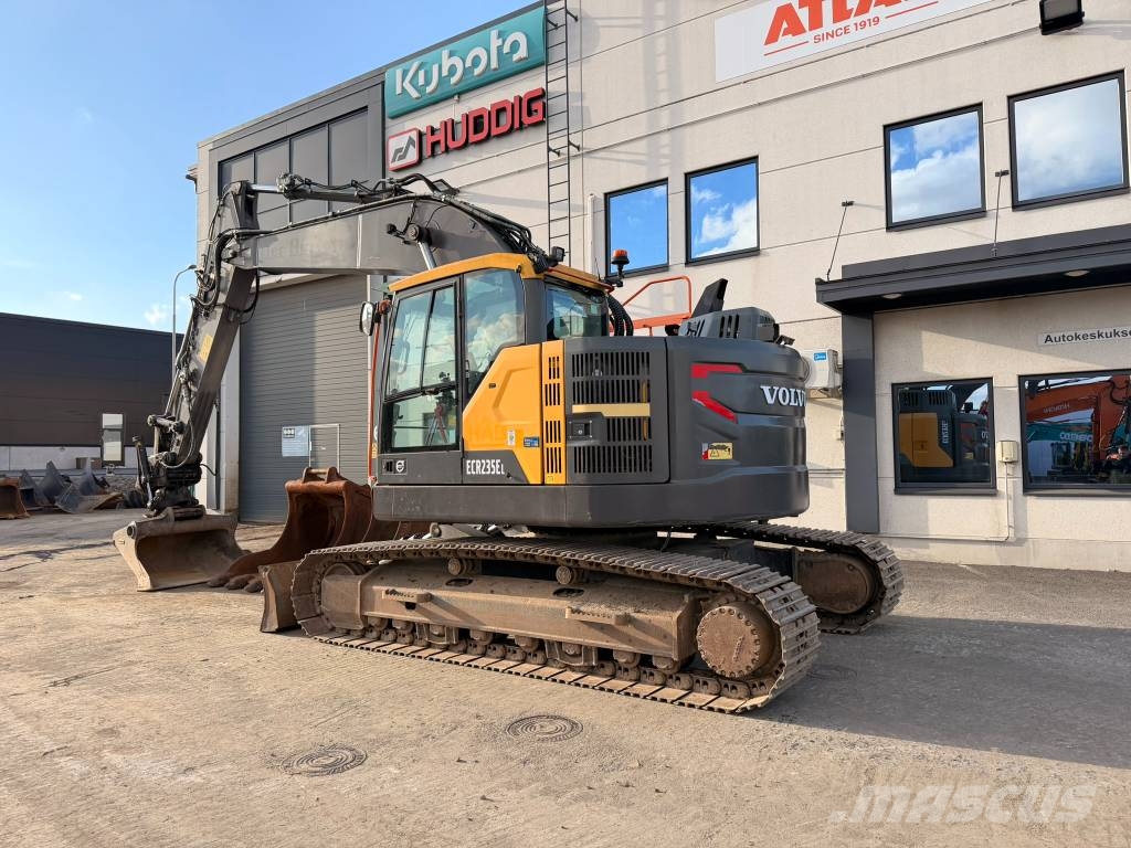 Volvo ECR 235 E Paletli ekskavatörler