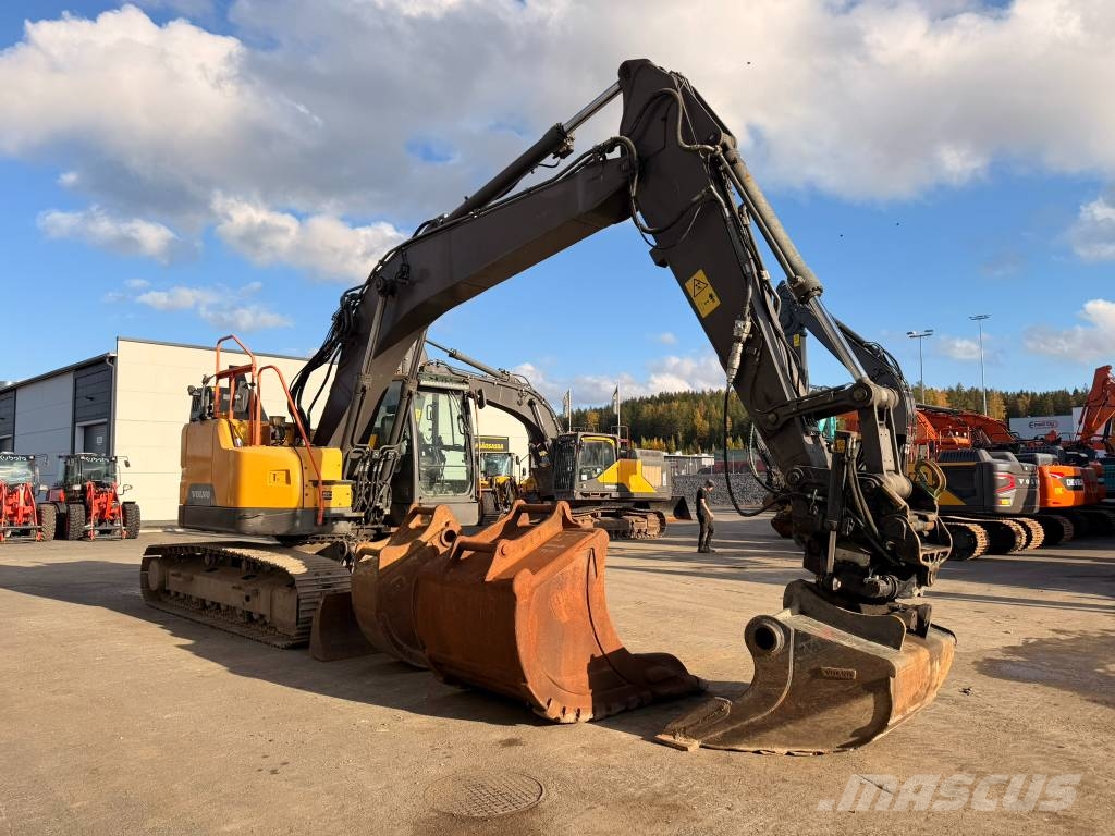 Volvo ECR 235 E Paletli ekskavatörler