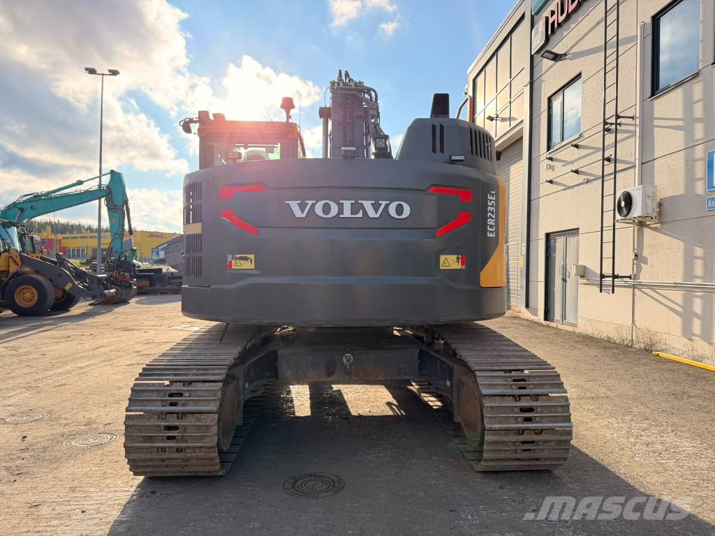 Volvo ECR 235 E Paletli ekskavatörler