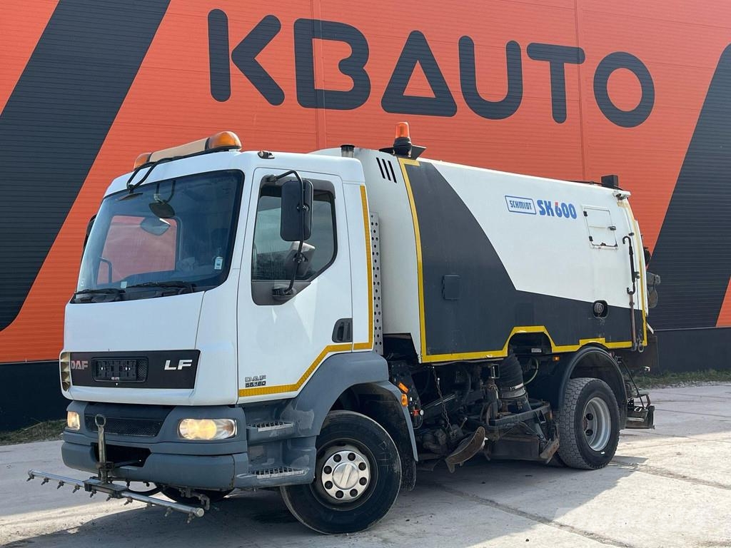 DAF LF 55.180 4x2 Schmidt SK 600 Dual LP Підмітальні машини