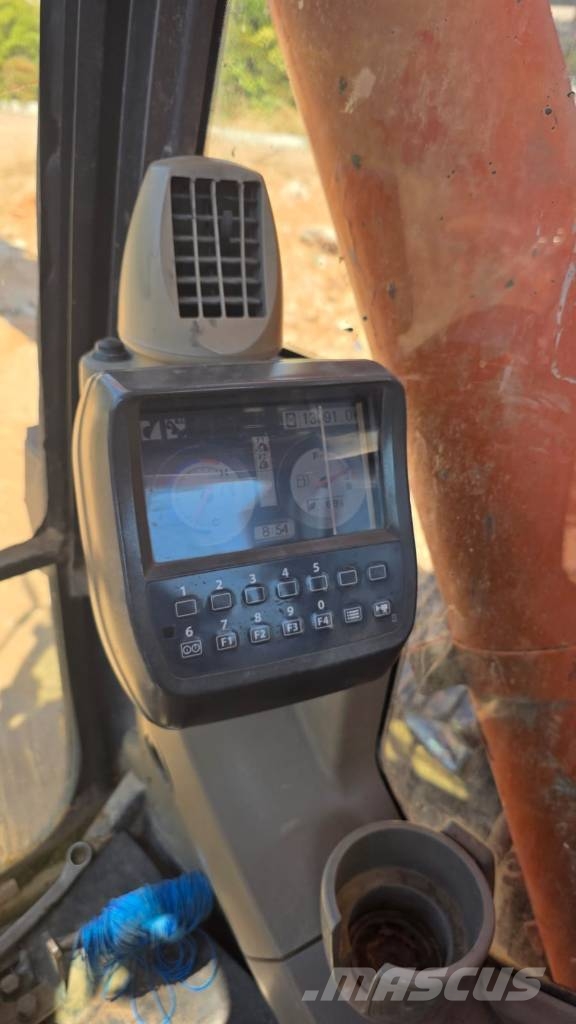 Hitachi Zaxis 470 LCH 履带挖掘机